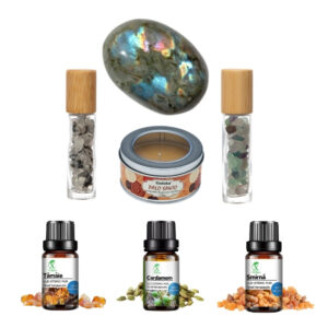 Set 7 piese pentru Protecție Energetică cu Cristal de Labradorit, Uleiuri Sacre de Cardamon, Smirnă și Tămâie, Lumânare de Palo Santo și Sticluțe cu Cristale