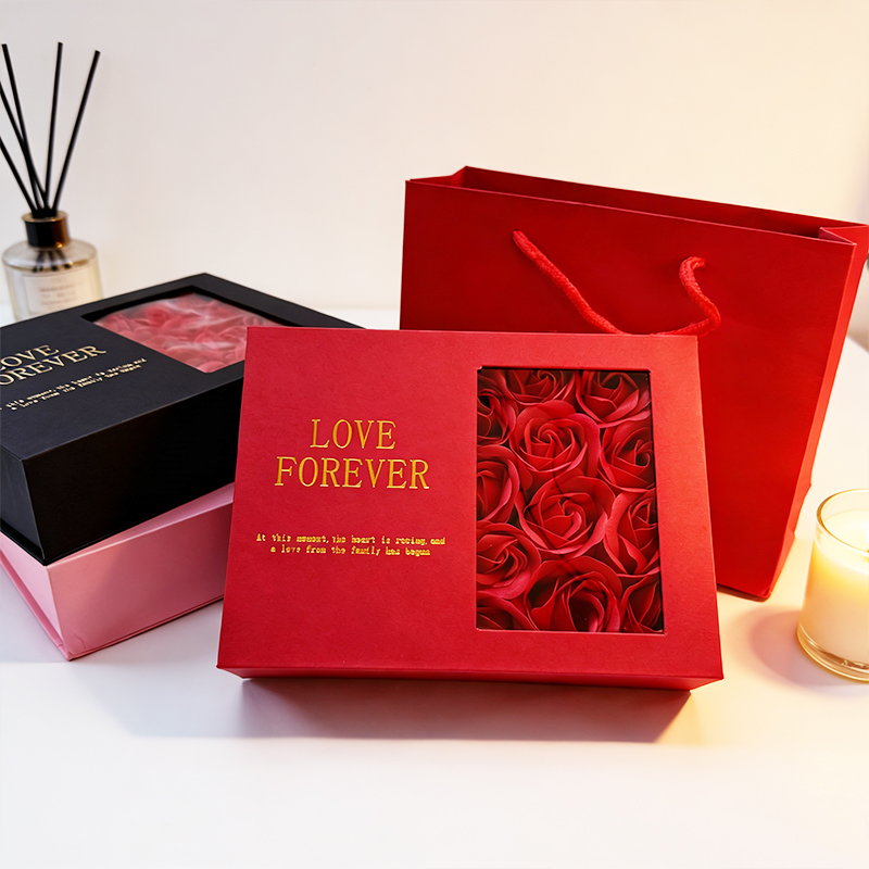 Set cadou „Perla Destinului” – Colier cu perlă naturală din scoică de apă dulce & Trandafiri din săpun, cutie roșie - imagine 8